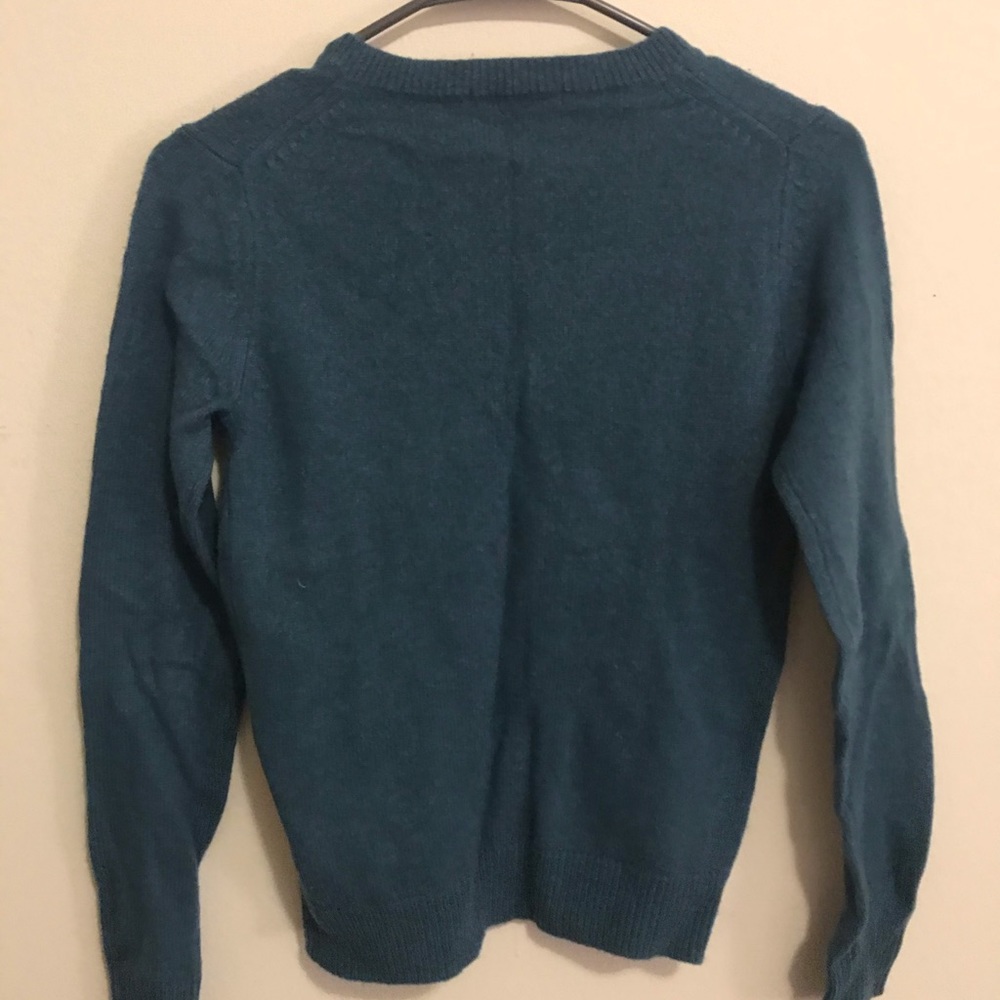 Uniqlo v neck sweater